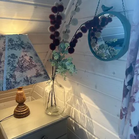 Anuszka シュトゥトボ